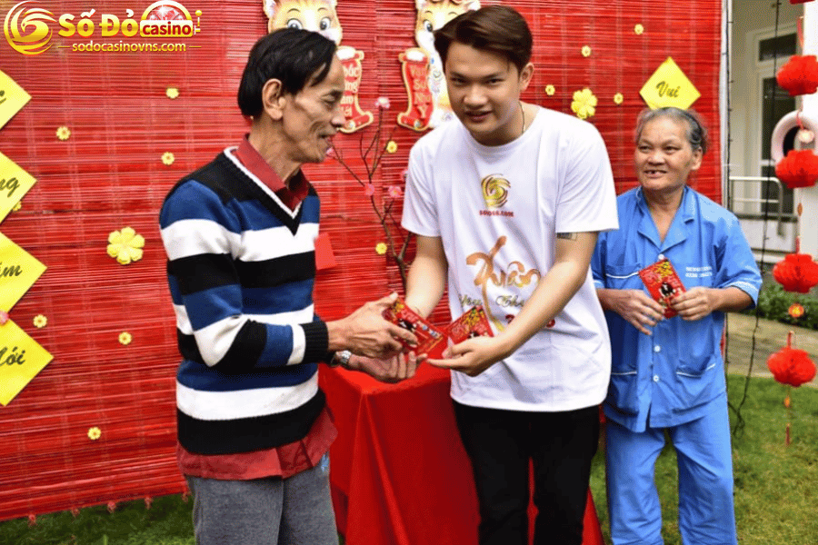 SODO Casino Thăm hỏi cô chú tại trung tâm bảo trợ Đà Nẵng 3